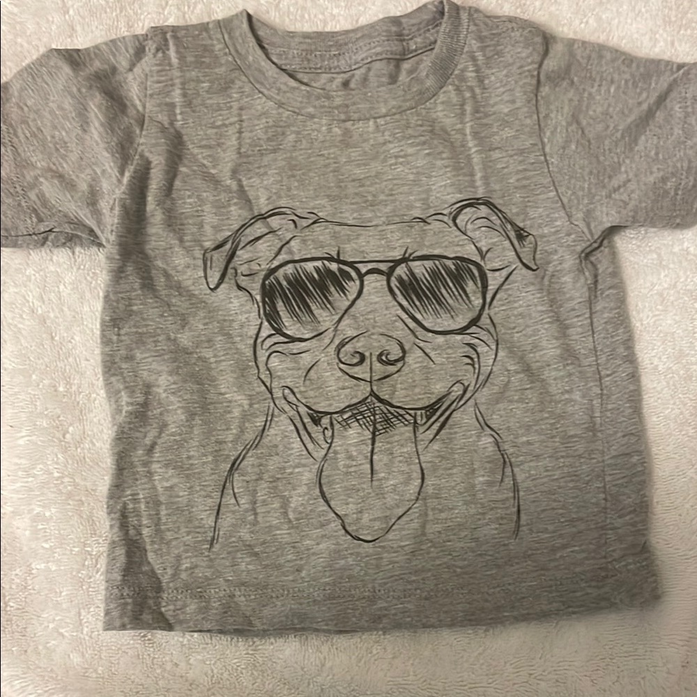Gray T-Shirt with Dog and Sunglasses Design